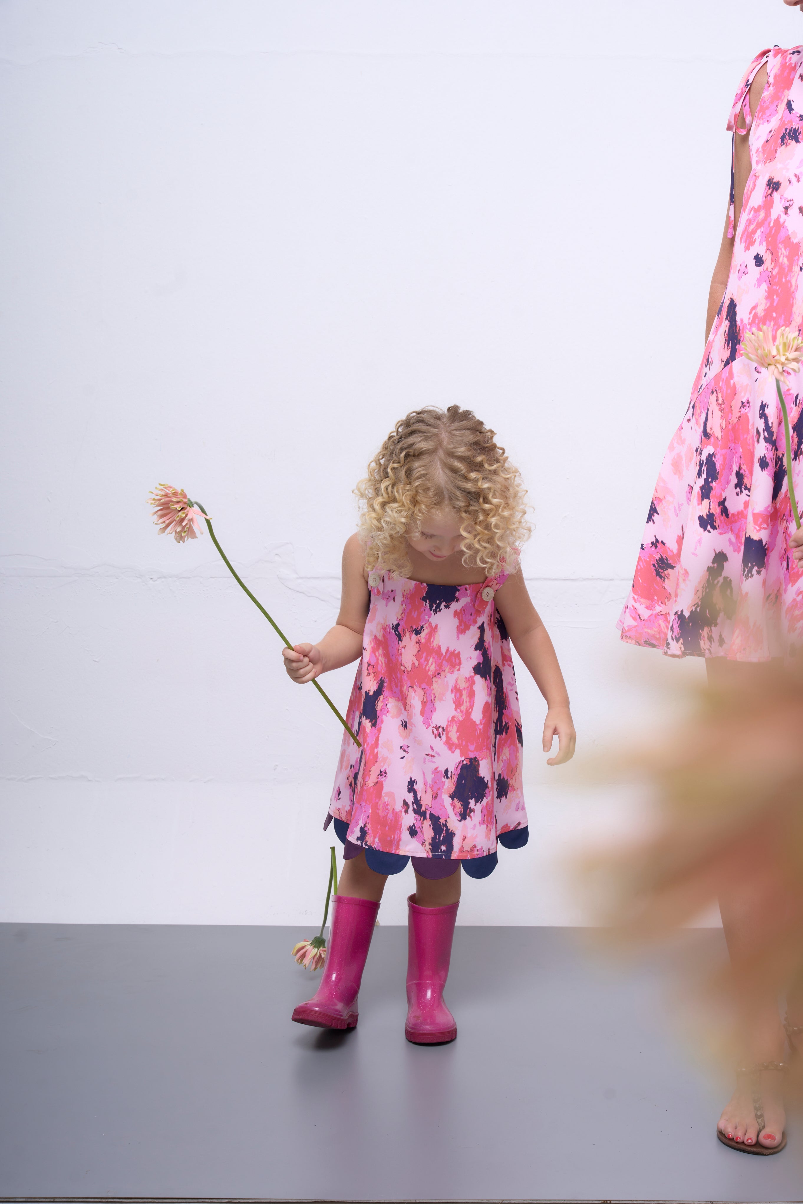 The Parrot | Siena Scallop Hem Dress - Pink Splash (Girl)
