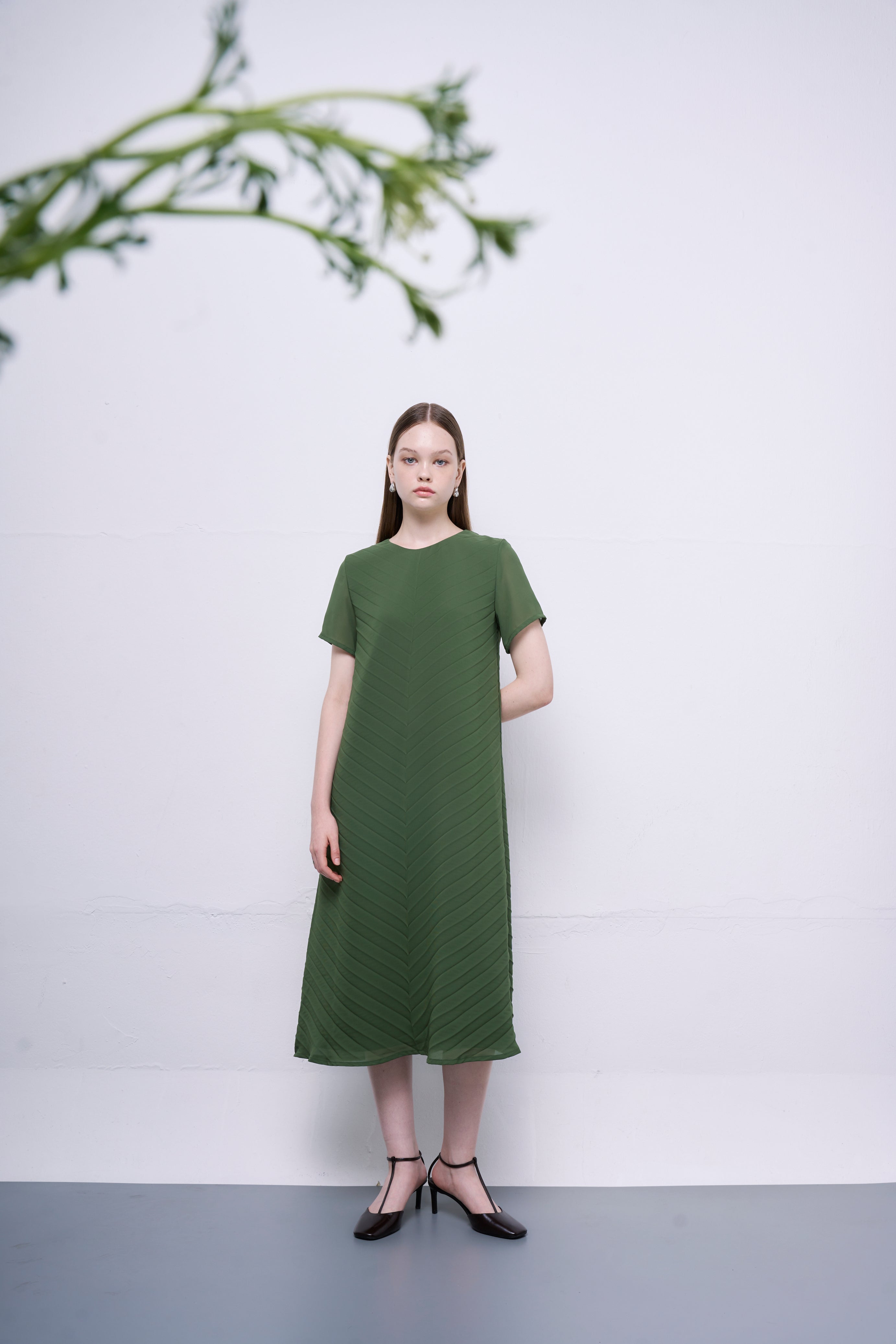 The Parrot | Liora Green Chiffon Pleated Sleeved Dress