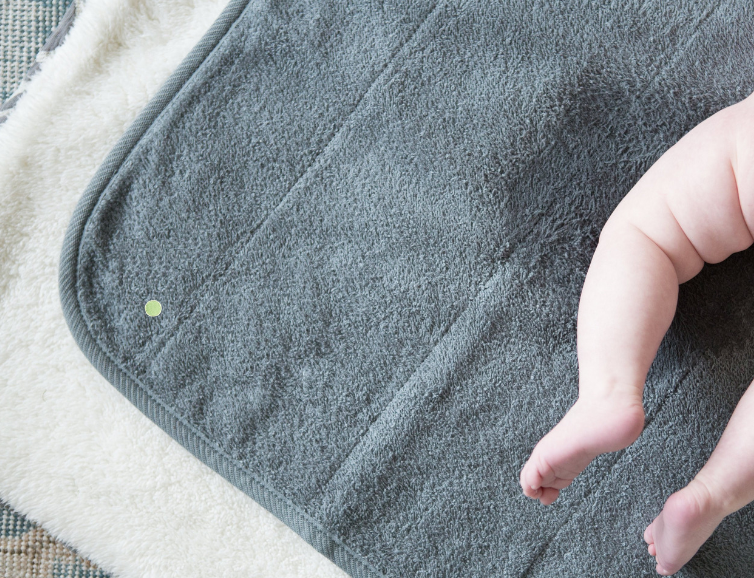 PeapodMats | Waterproof Mat | Mattress Protector | DarkGrey | SavvyMama | Changing Pad 