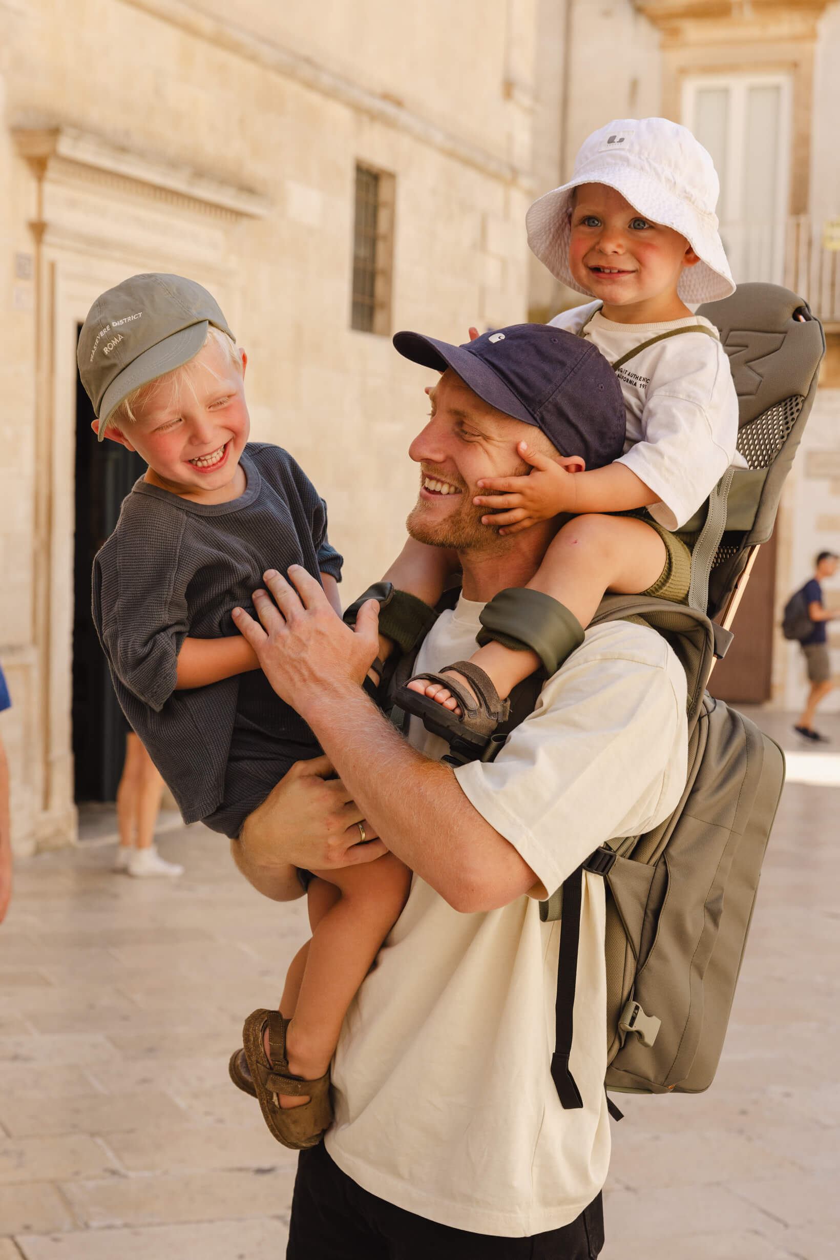 Minimeis G5 Shoulder Carrier| Baby Carrier | Olive | Savvy Mama