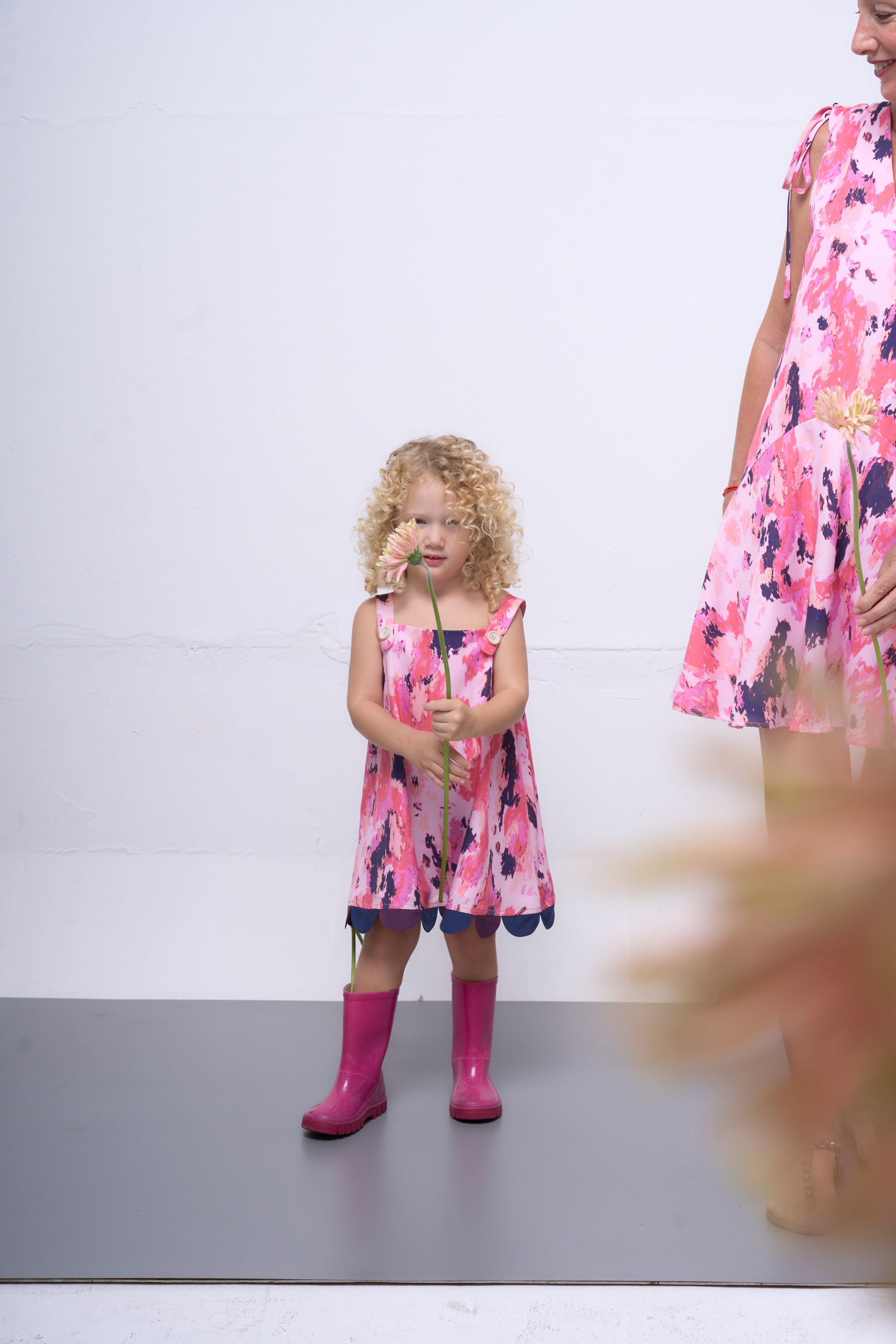 The Parrot | Siena Scallop Hem Dress - Pink Splash (Girl)