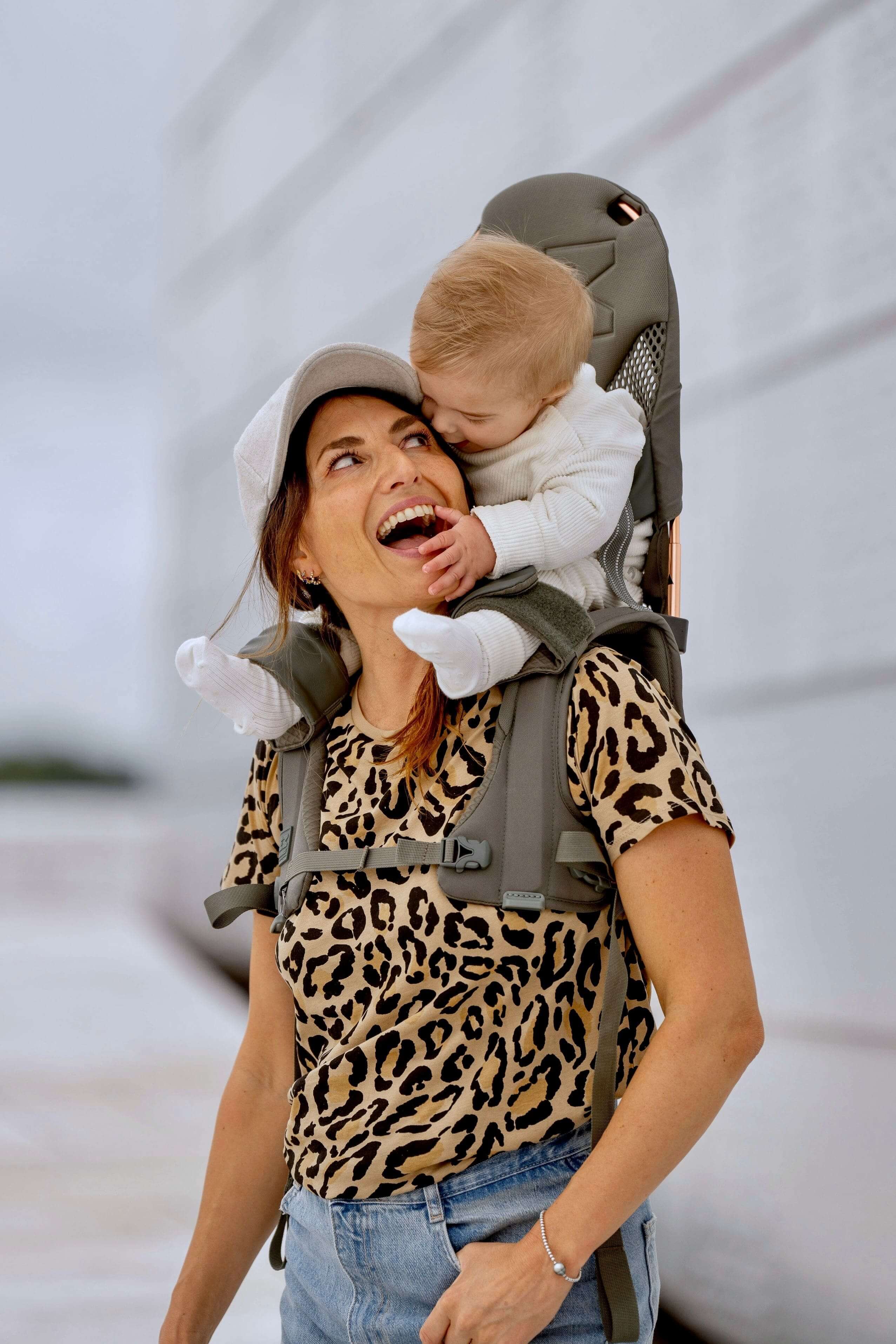 Minimeis G5 Shoulder Carrier| Baby Carrier | Olive | Savvy Mama